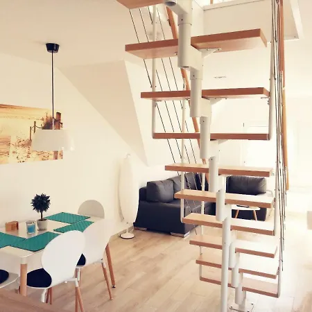 De Luxe Blue Mare アパート *